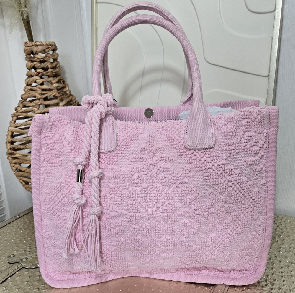 VINCE CAMUTO PINK ORLA CANVAS TOTE 👜💖